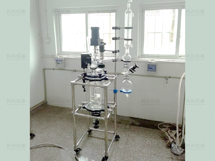 上?？婆d儀器與四川某大學(xué)合作現場(chǎng)